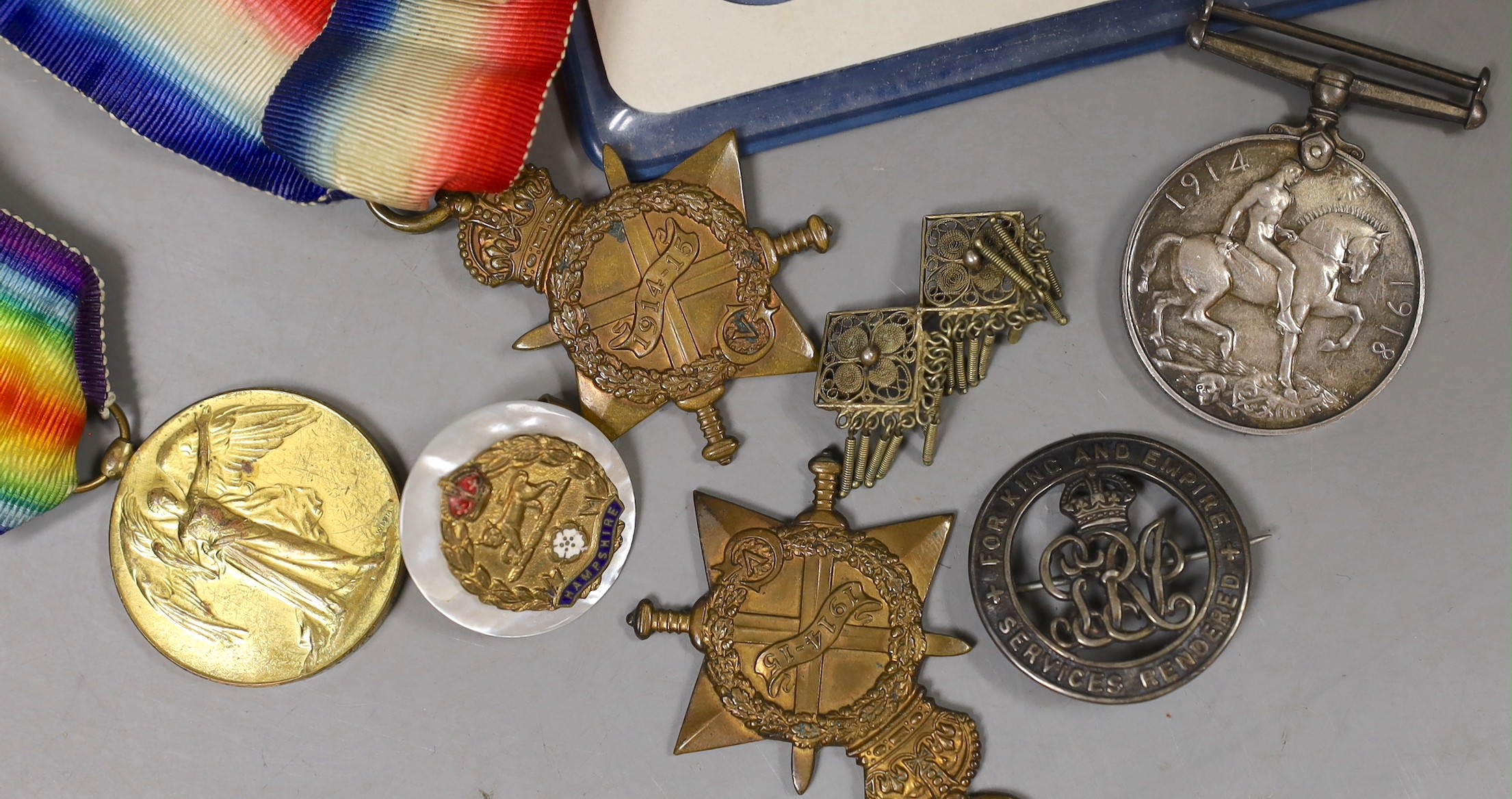 A WWI medal trio T4-096261 PTE A.R. Morton A.S.C., a decimal coin set and sundries